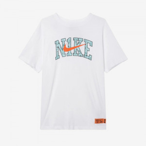 Женская Футболка Nike